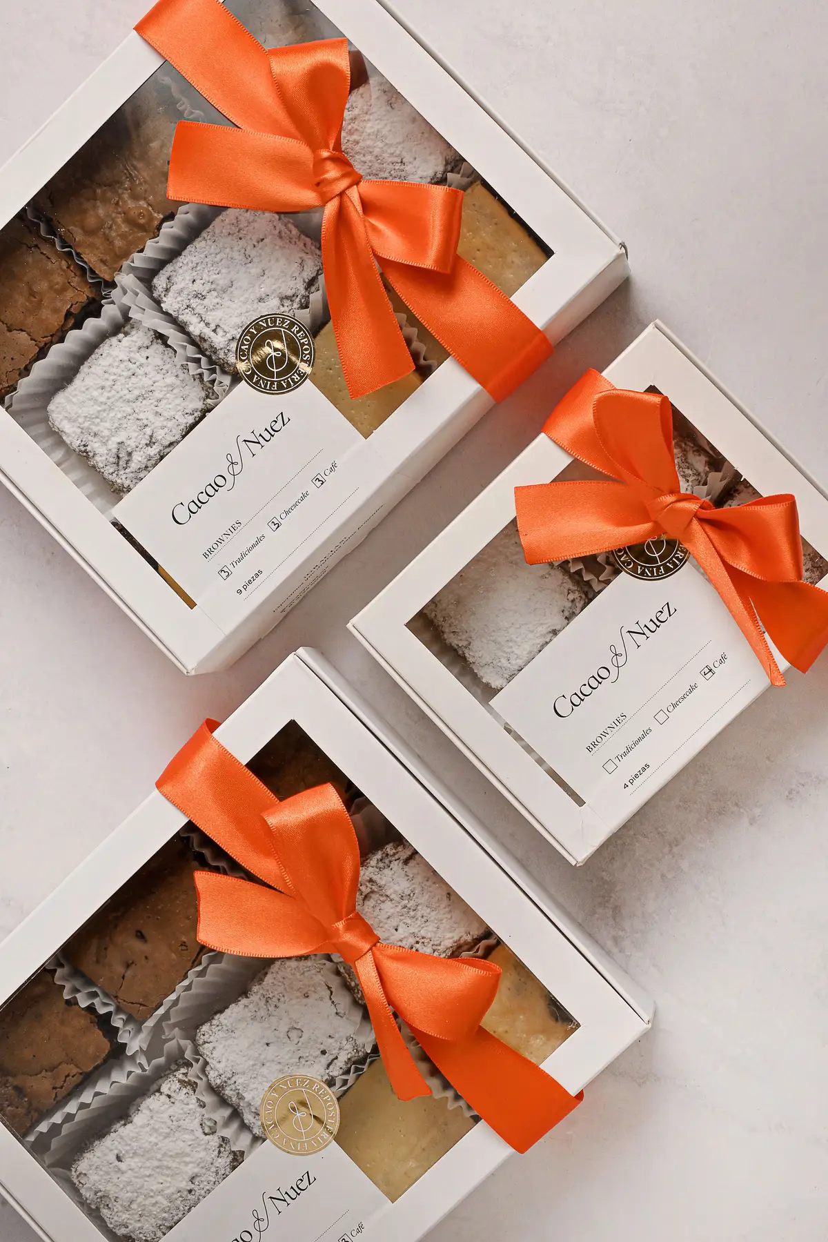 Brownies caseros de chocolate, cheesecake y café. Cajas de 4 o 9 piezas ideales para regalar.